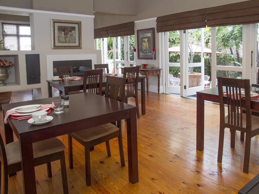 Conifer Beach House Port Elizabeth Exterior photo